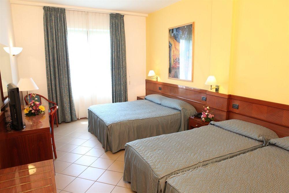Euro Hotel Кашіна Екстер'єр фото