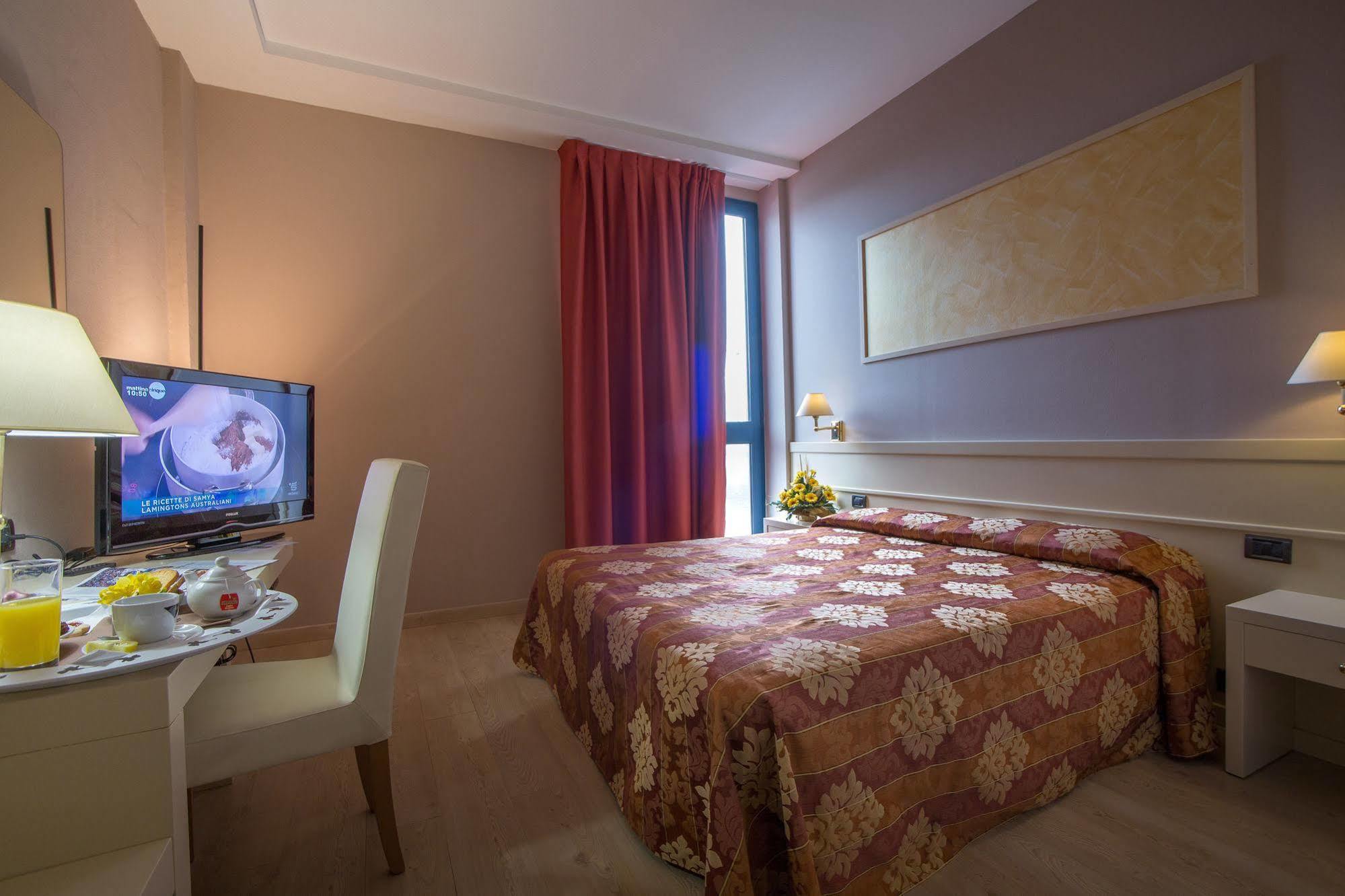 Euro Hotel Кашіна Екстер'єр фото